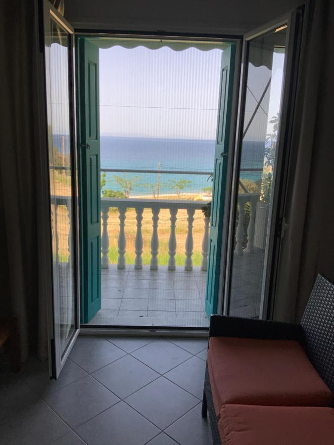 Xenia Apartment Kokkari Esterno foto